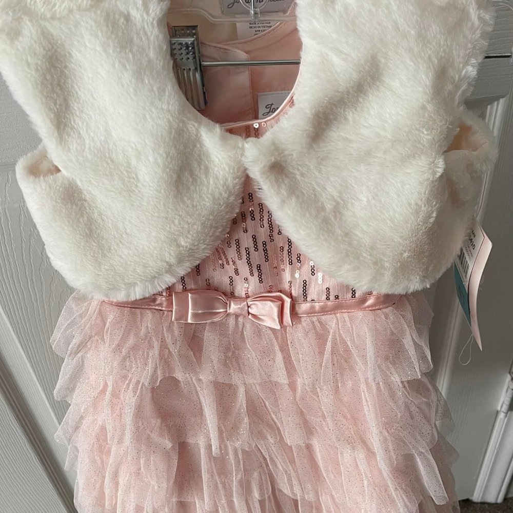 JONA MICHELLE dress with fur vest..  sz. 4T NWT great condition pink